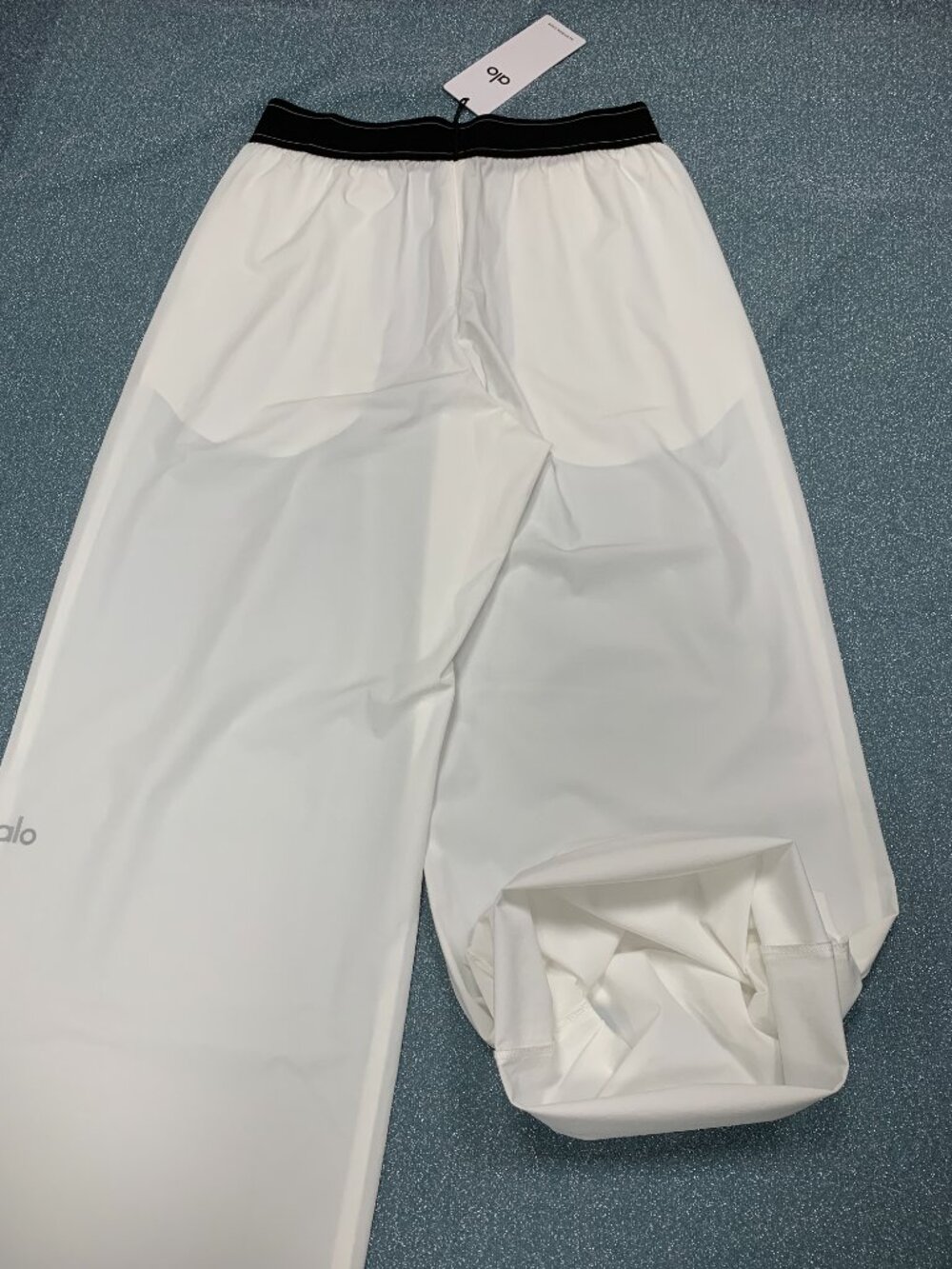 New ALO Yoga White Black Straight Leg Style Pants S M 30" Inseam🐼 - Picture 7 of 9